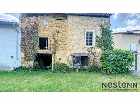 grange à réinventer  beau potentiel d'habitation avec jardin  à 10 min de l'a64 secteur ma