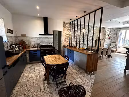 caveirac maison en pierres 4 chambres avec cour et parking