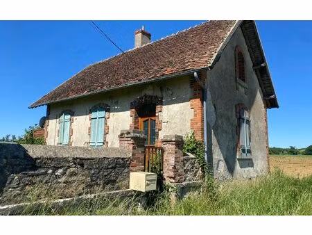 location stationnement  60 m² t- à luthenay-uxeloup  350 €