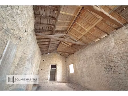 ruffec (16700) - hangar de 200 m² en centre ville - ideal stockage ou artisan