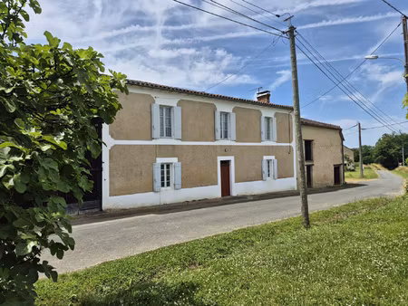 authentique maison en pierre avec plus de 2 hectares et nomb