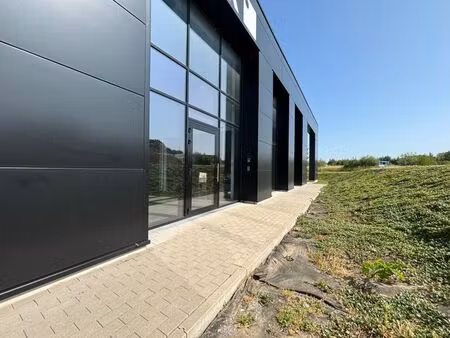 beau plateau de bureau de 100m² à aménager !