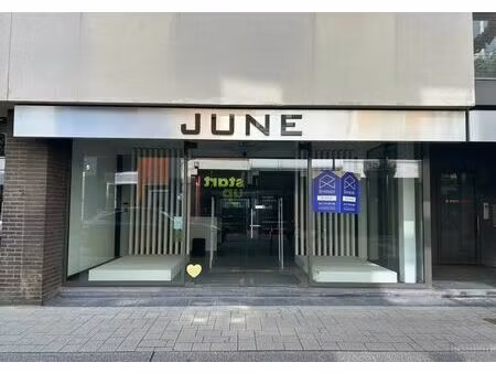 ruim handelspand met tal van mogelijkheden in het centrum...