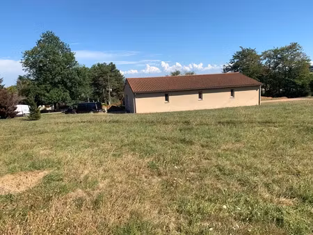 vente locaux professionnels 245 m² à tournus (71700)  187 000 €