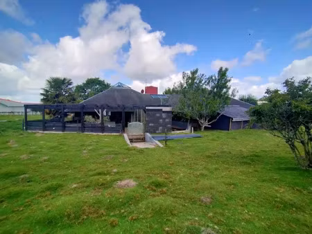 vente locaux professionnels 380 m² à leuhan (29390)  272 400 €