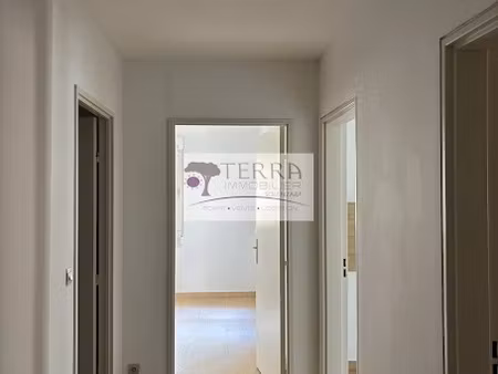 location appartement 3 pièces 79 m² à sari-solenzara (20145)  579 €