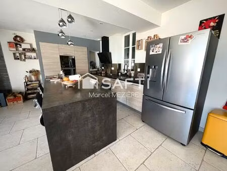 magnifique corps de ferme totalement rénové!