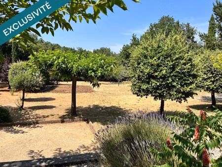 terrain constructible de 1100m2 de surface utile.