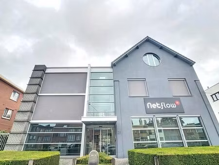 immeuble de bureaux indépendant de 718 m² à edegem
