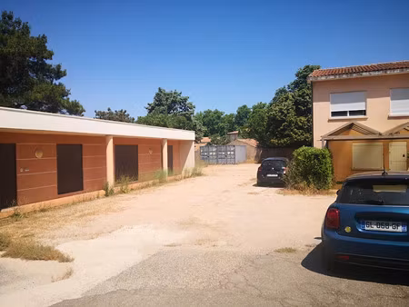 location locaux professionnels 80 m² à saint-maximin-la-sainte-baume (83470)  1 000 €