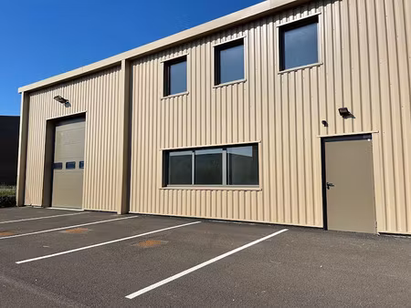 location locaux professionnels 410 m² à vrigny (51390)  2 230 €