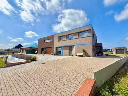 bureaux à louer à trieststraat 92 a assenede (rbt79659)