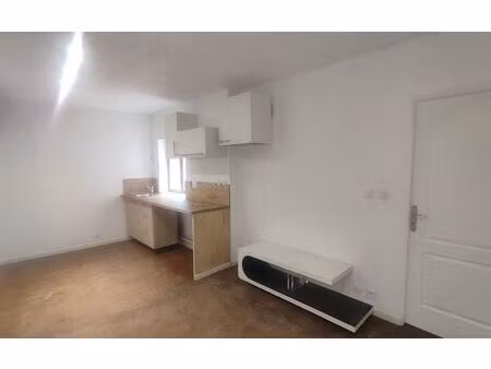 location appartement  25 m² t-2 à égreville  450 €