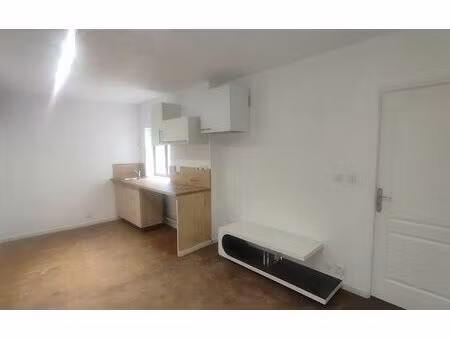 location appartement  25 m² t-2 à égreville  490 €
