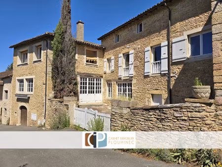 superbe maison en pierre dans un charmant village de l'ouest