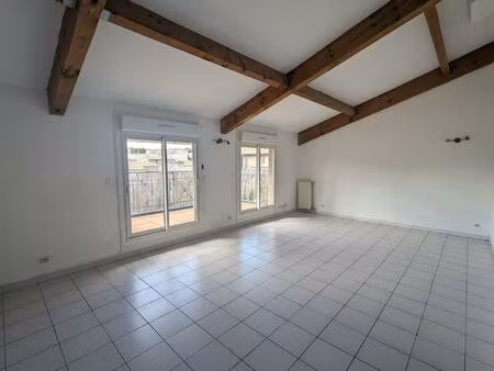 appartement 5 pièces – 101 m² – dernier étage avec terrasses – vue tour magne