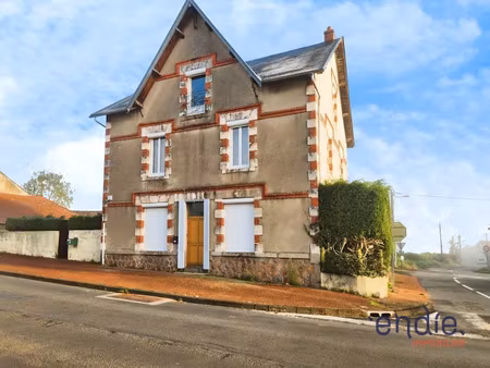 vente maison 8 pièces 224 m² à montaigut en combraille (63700)  98 000 €