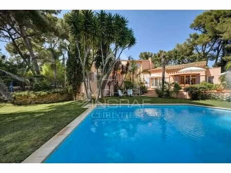 villa avec piscine à la ciotat