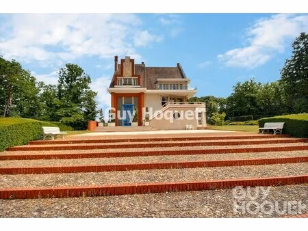 maison de luxe à vendre à poigny-la-forêt