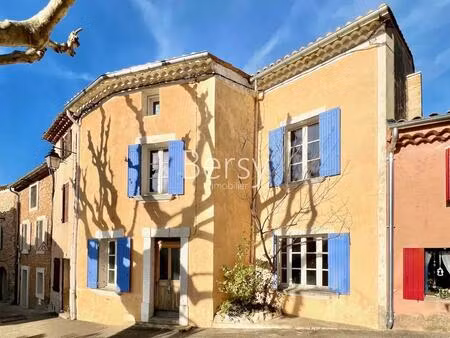 180m2 avec 5/6 chambres + terrasse + jardin/cour + 90m2 d'annexes + terrain constructible.