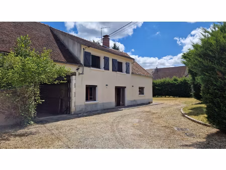 maison ancienne avec dependances -5 pieces - 4 chambres