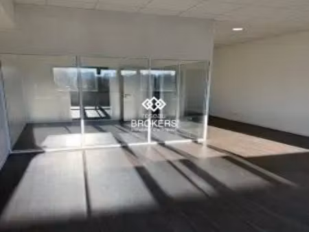 bureau 57 m² a louer