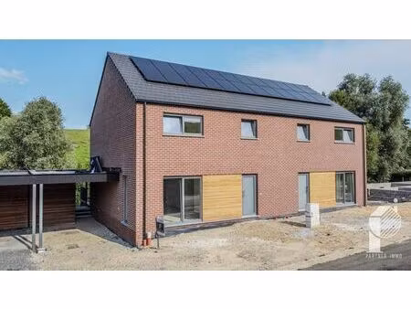 nouvelle construction semi-mitoyenne.