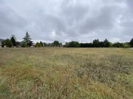 saint martory  terrain constructible plat de 2000m²