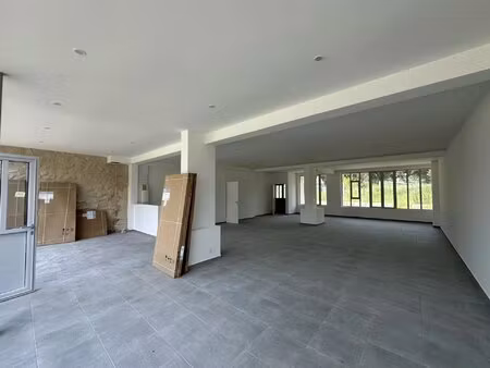 local artisanal 119 m2 à vendre à belle église avec jardin