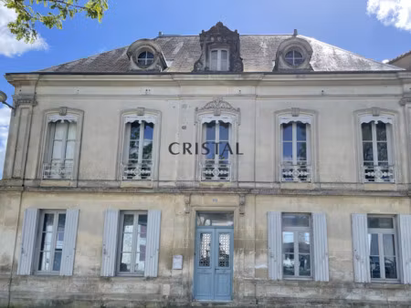 vente maison 12 pièces 269.69 m² à corme-royal (17600)  374 400 €