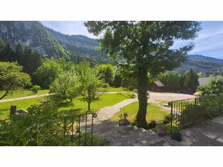 vente propriété 7 pièces 297 m² à nantua (01130)  650 000 €