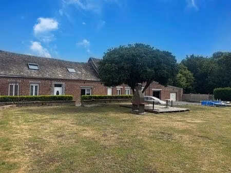 jolie fermette au coeur d'un village verdoyant 59360