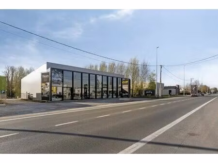 local commercial à louer dans un emplacement privilégié à ha