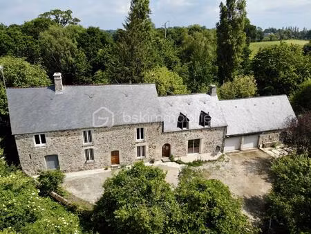 maison de 252 m² à sortosville