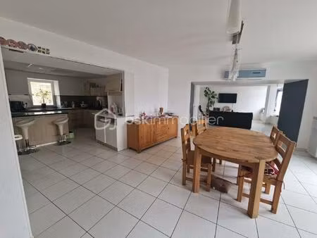 maison de 271 m² à louvigne-de-bais