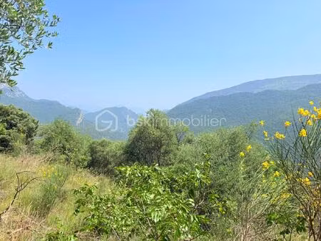 terrain de 1 562 m² à pierrefeu