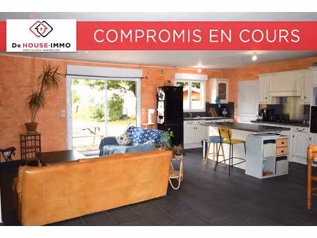 maison 5 pièces 127 m2 terrain 1766m2 saint sauvant 86600