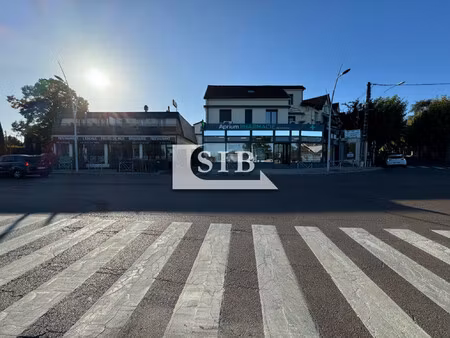 local commercial - loyer 990 00 €