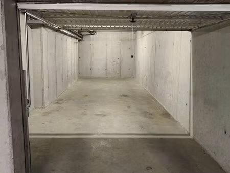 double garage souterrain spacieux