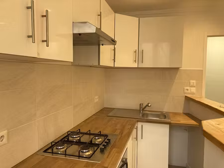 location meublée appartement 5 pièces 80 m² à saint claude (39200)  740 €