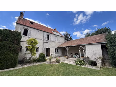 maison ancienne avec dépendances