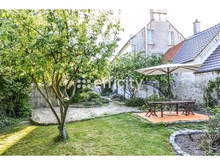 maison 8 pièces - 260 m²