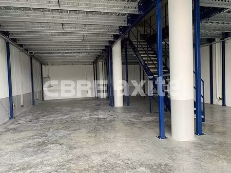 location local d'activités poisy 314 m²