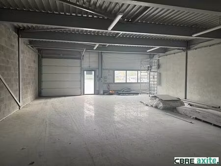 location local d'activités la terrasse 792 m²