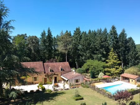 superbe maison en pierre avec piscine  etang de 3000 m2 et d