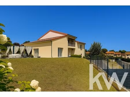 maison de luxe à vendre à saint-genès-champanelle