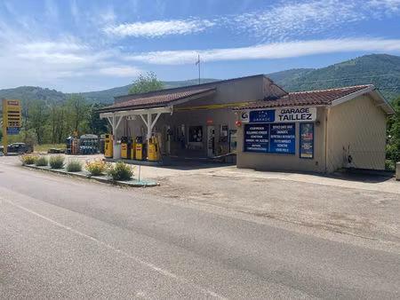 immeuble t4 saint-pierre-de-rivière à vendre