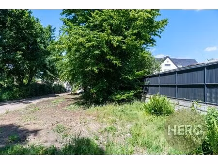 maurepas - hameau de villeneuve - joli terrain plat au calme