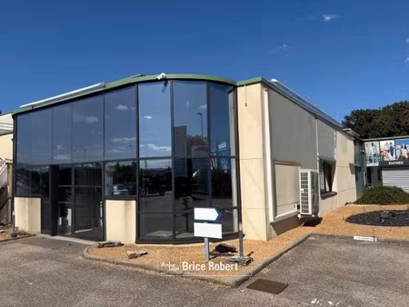 a louer - local d'activités mixte avec 12 places de parking - limonest