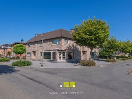 surface commerciale à vendre à zandbergerstraat 18-20 maaseik (rbt80120)